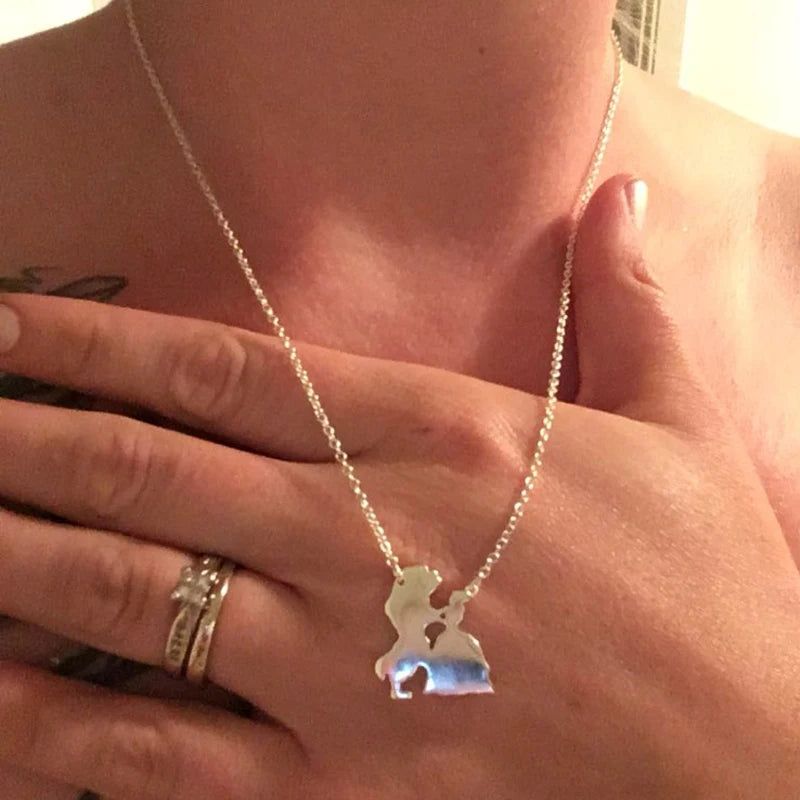 Colar Amor Eterno - Pingente Minimalista Banhado a Ouro