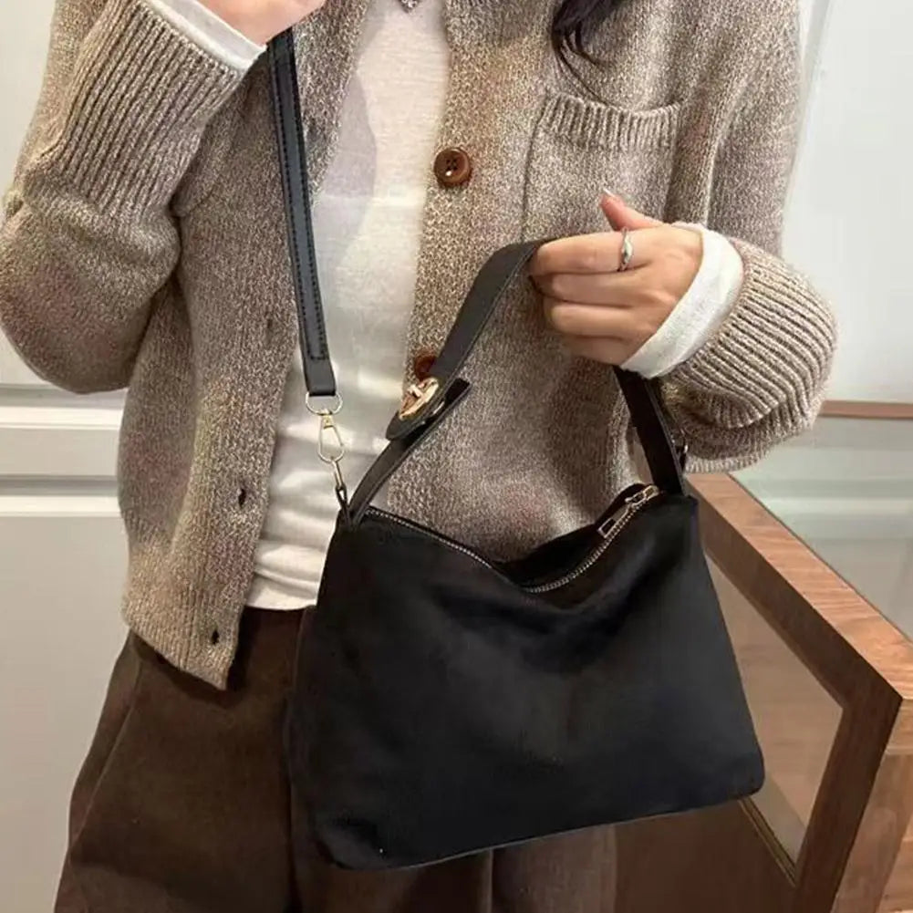 Mala Transversal Suede Vintage - Alça Regulável com Ferragens de Grife em Camurça Soft