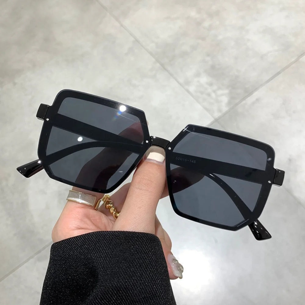 Óculos de Sol Square Deluxe - Design Maximalista Quadrado com Proteção UV400