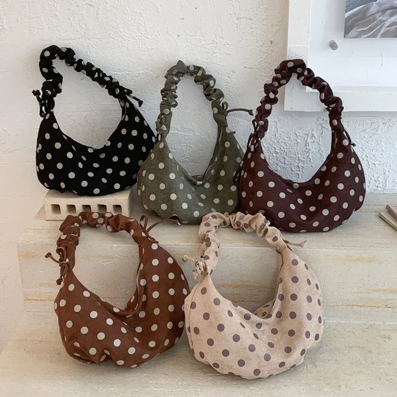 Mala Dumpling Suede Dot - Silhueta Pastel em Camurça Macia com Estampa Poá