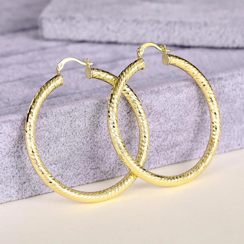Brincos de Argola Tripla Aléxia - Design Glamour Banhado a Ouro