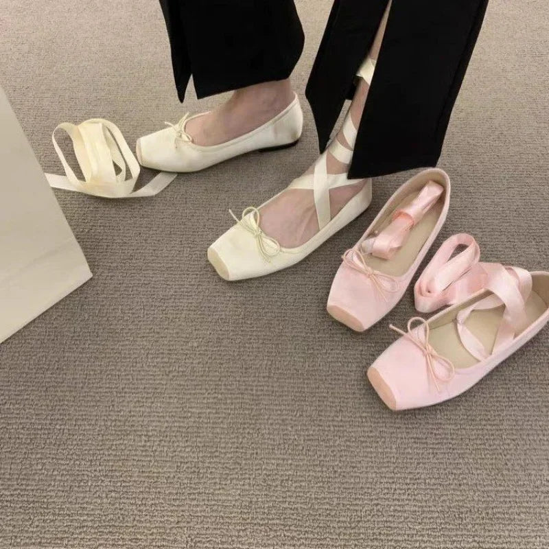 Sapatilha Mary Jane Ballet - Silhueta Square Toe com Laço Clássico