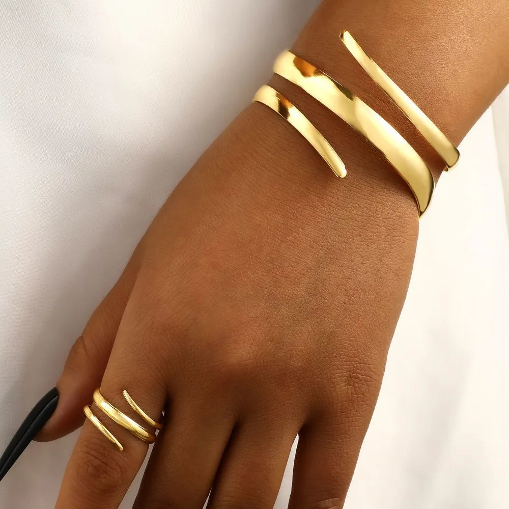 Conjunto Corrente Cartier - Pulseira e Anel Banhados a Ouro