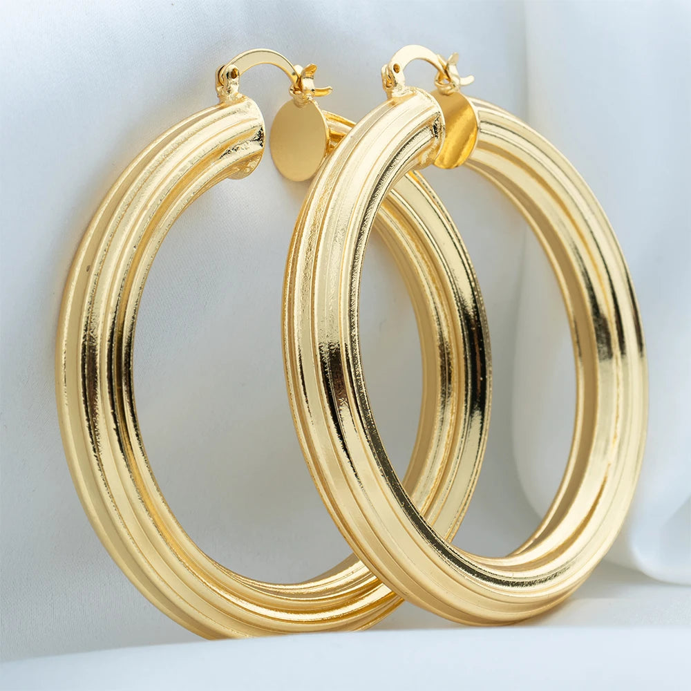 Brincos Maxi Argola Line Deluxe - Design Fino e Amplo com Banho de Luxo
