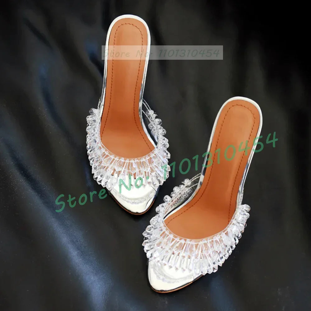 Tamanco Stiletto Crystal Drop - Salto Espelhado com Tiras Transparentes e Pingentes de Cristal