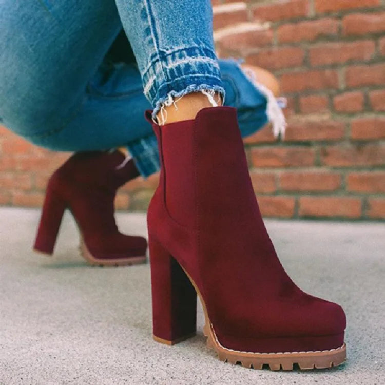 Bota Ankle Burgundy Geo - Design de Cano Curto com Salto Bloco Geométrico