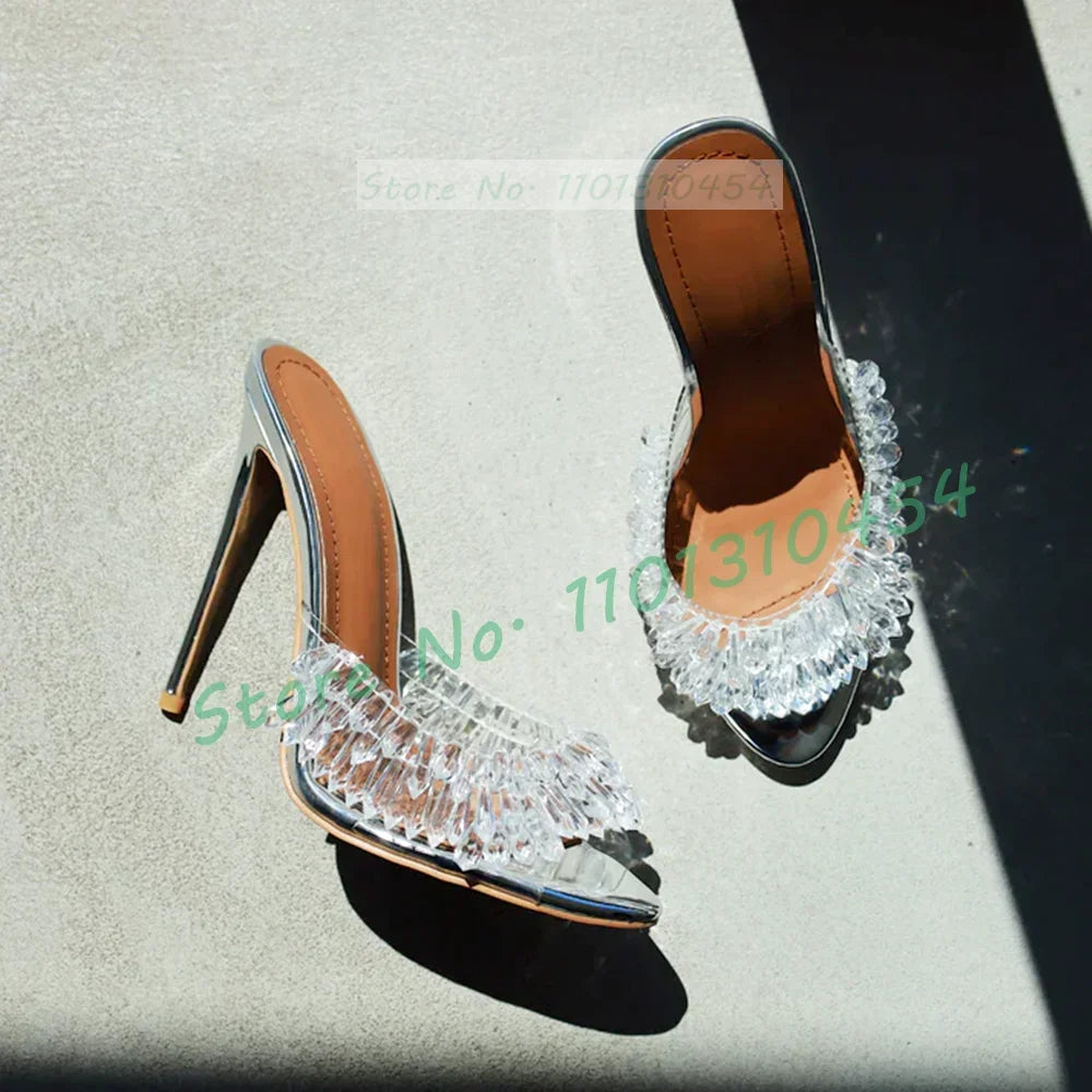 Tamanco Stiletto Crystal Drop - Salto Espelhado com Tiras Transparentes e Pingentes de Cristal