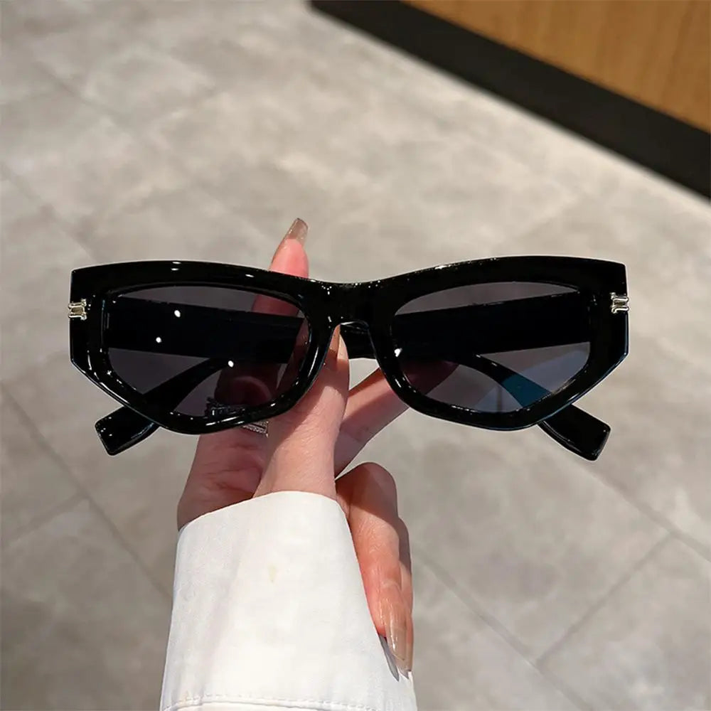 Óculos de Sol Cat-Eye Íris - Design Geométrico Irregular com Lentes em Degradê