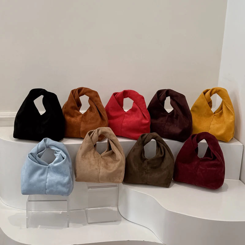 Mala Underarm Suede Petit - Silhueta Slouchy Compacta em Camurça Aveludada