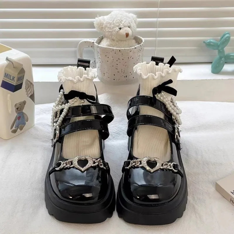 Sapato Mary Jane Sweet Heart - Acabamento em Verniz com Fivela de Coração