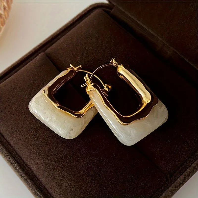 Brincos de Argola Aberta Wave - Design Fluido Minimalista Banhado a Ouro 18K