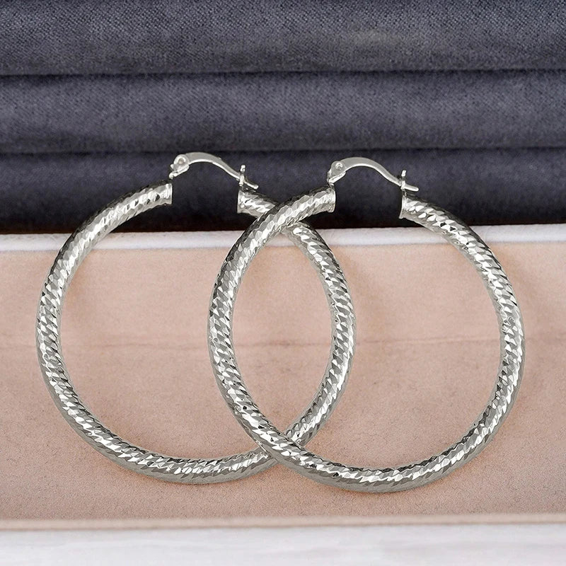 Brincos de Argola Tripla Aléxia - Design Glamour Banhado a Ouro