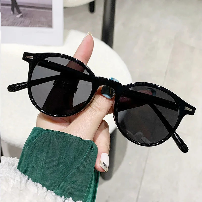 Óculos de Sol Round Vintage - Design Minimalista com Proteção UV400