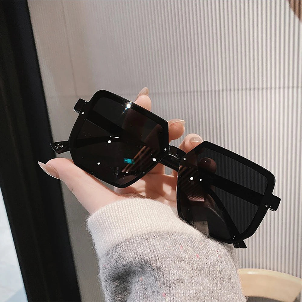 Óculos de Sol Square Deluxe - Design Maximalista Quadrado com Proteção UV400