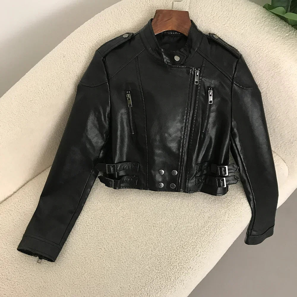 Jaqueta Biker Slim Silhouette - Corte Curto Estruturado em Cabedal Premium