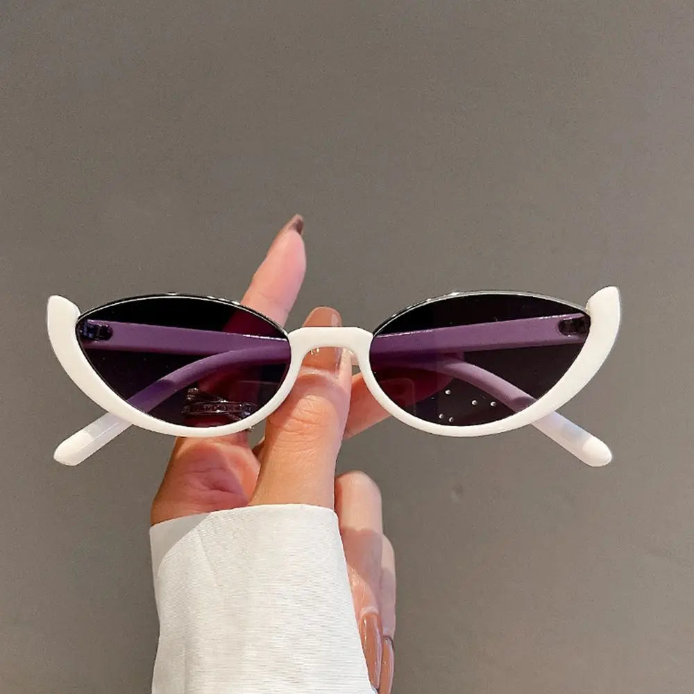 Óculos de Sol Cat-Eye Slim - Design Meia Armação com Proteção UV400