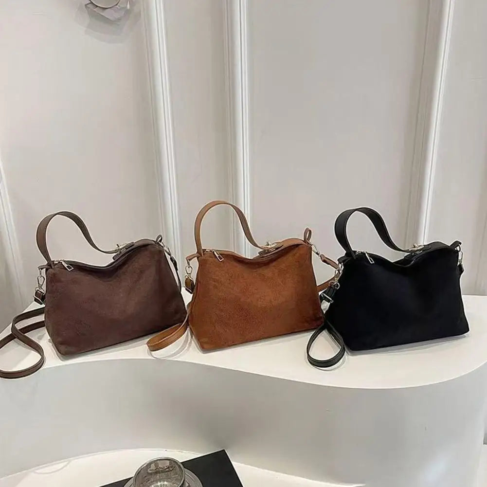 Mala Transversal Suede Vintage - Alça Regulável com Ferragens de Grife em Camurça Soft