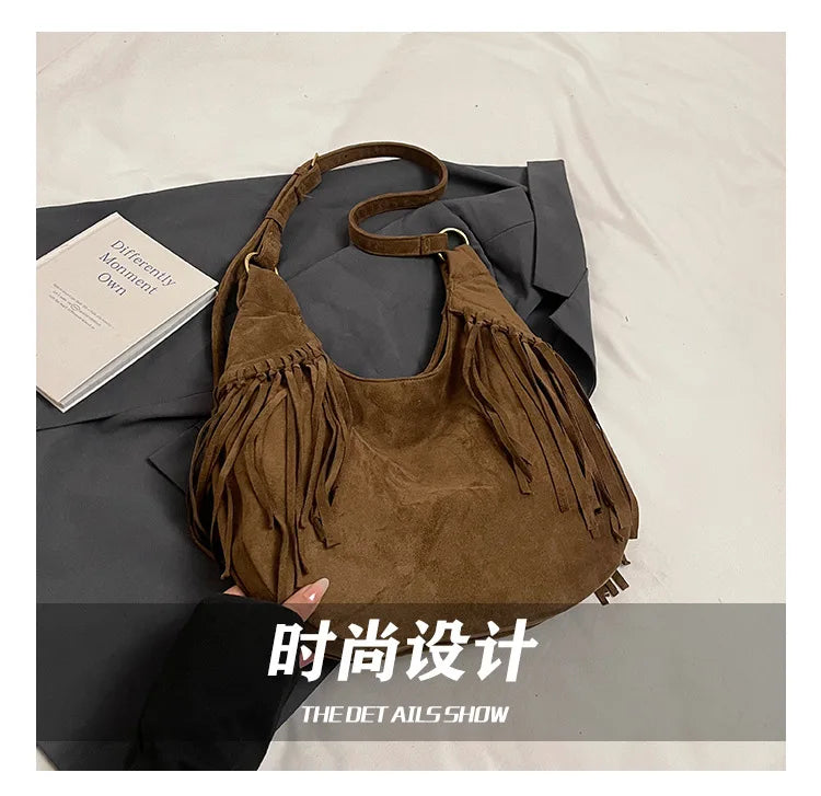 Mala Hobo Suede Tassels - Estilo Boho Chique com Detalhe de Franja em Camurça Soft