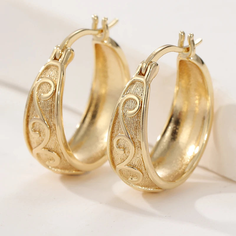Brincos de Argola Classic Carving - Design Esculpido com Textura Exclusiva