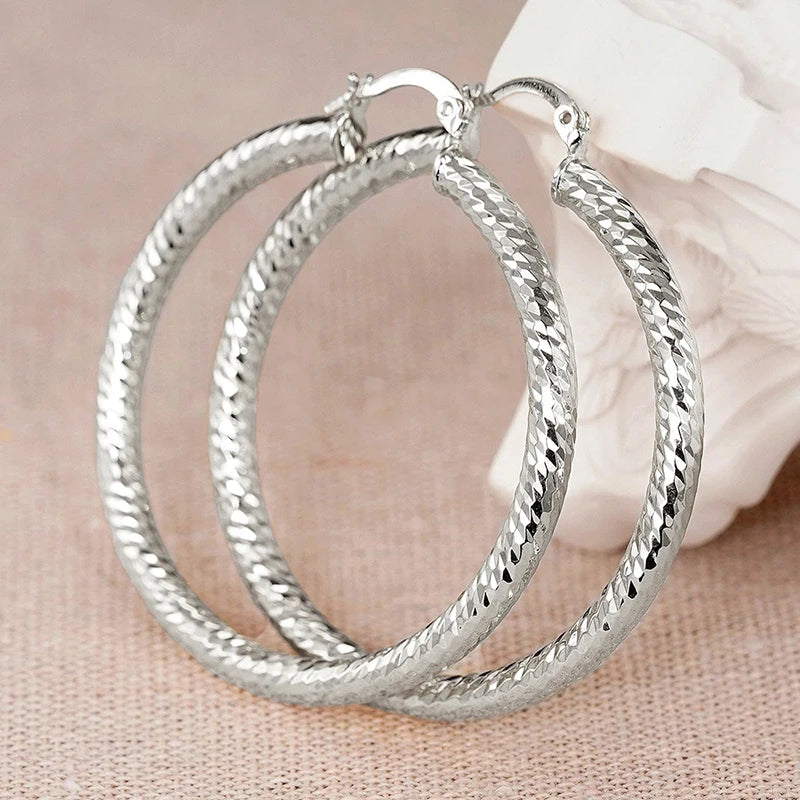 Brincos de Argola Tripla Aléxia - Design Glamour Banhado a Ouro
