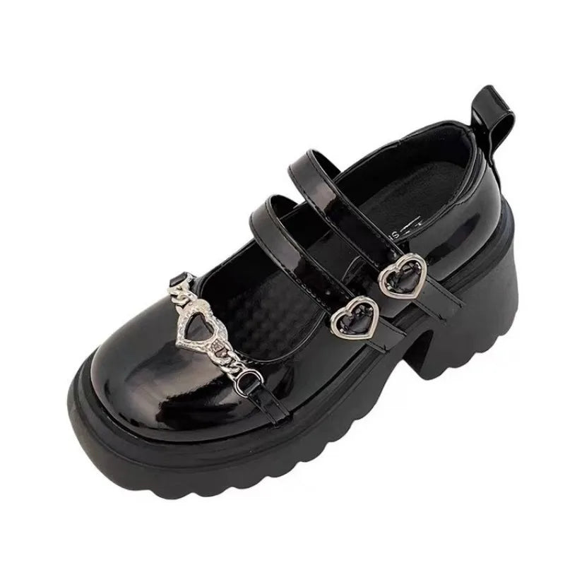 Sapato Mary Jane Sweet Heart - Acabamento em Verniz com Fivela de Coração