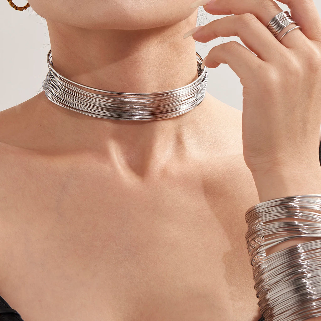 Conjunto Riviera Multi-layered - Colar de Camadas Vazadas e Anel de Luxo