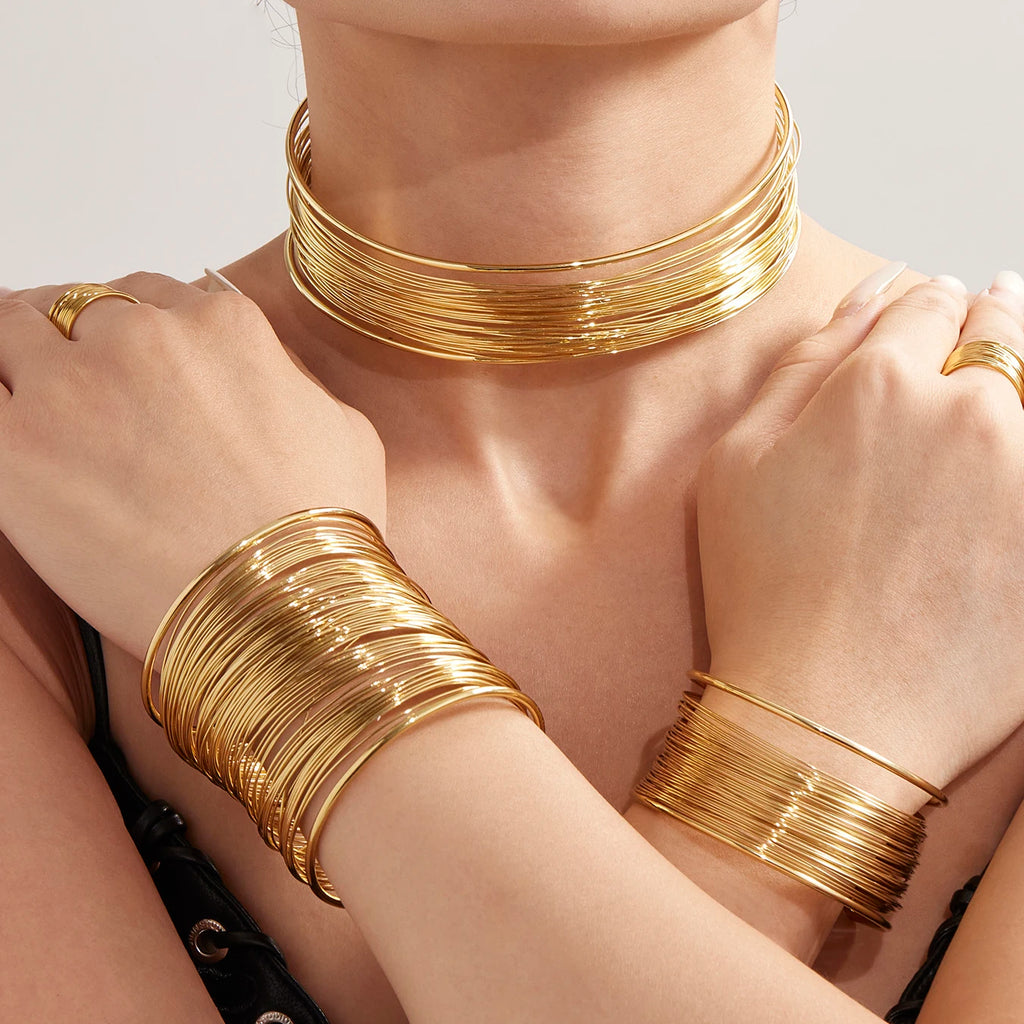 Conjunto Riviera Multi-layered - Colar de Camadas Vazadas e Anel de Luxo