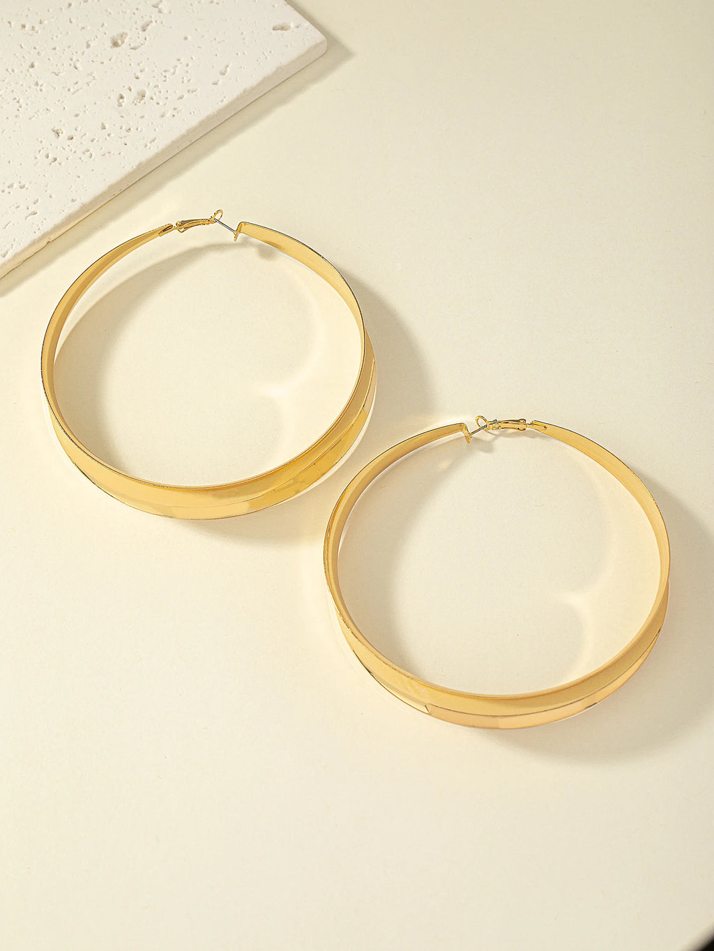 Brincos de Argola Bohemian Gold - Design Étnico com Textura Artesanal