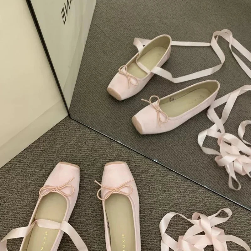 Sapatilha Mary Jane Ballet - Silhueta Square Toe com Laço Clássico