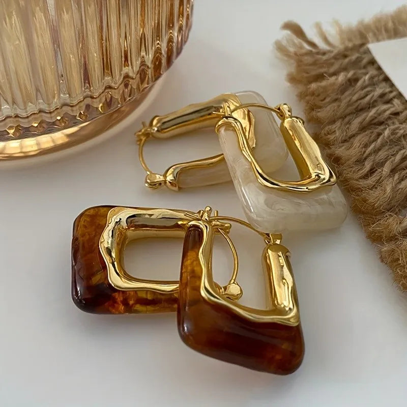 Brincos de Argola Aberta Wave - Design Fluido Minimalista Banhado a Ouro 18K