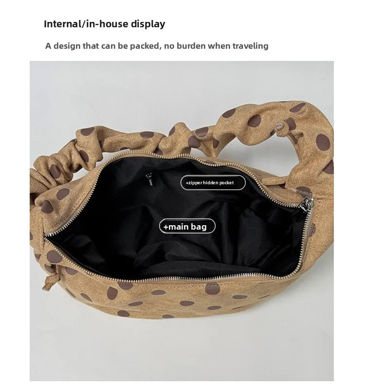 Mala Dumpling Suede Dot - Silhueta Pastel em Camurça Macia com Estampa Poá