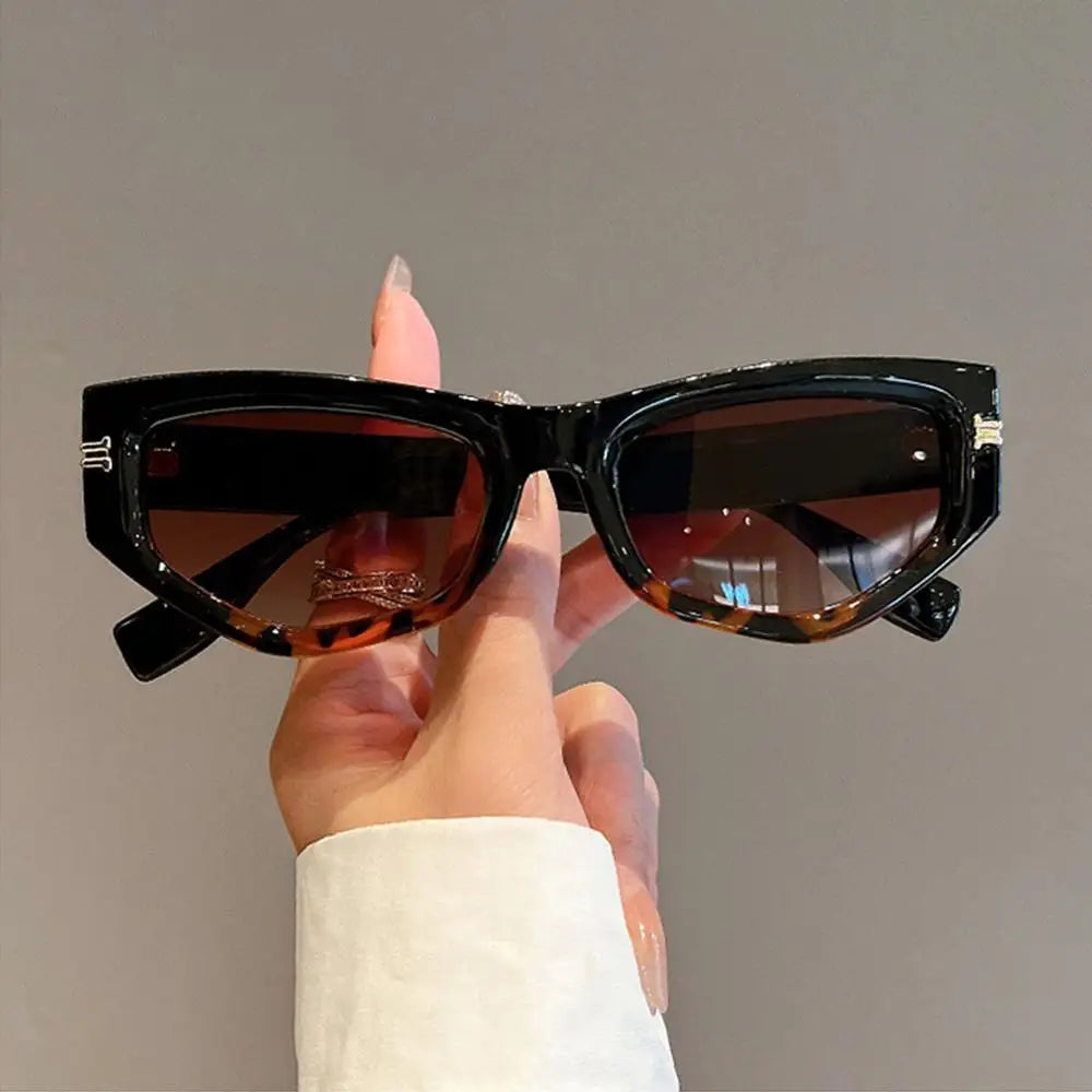Óculos de Sol Cat-Eye Íris - Design Geométrico Irregular com Lentes em Degradê