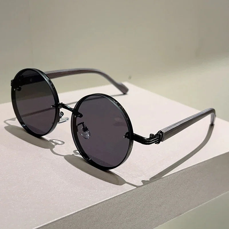 Óculos de Sol Round Aura - Lentes em Degradê Colorido com Proteção UV400