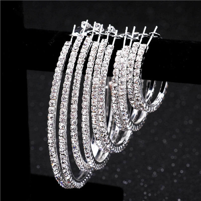 Brincos de Argola Cristal Gala - Cravejados com Strass de Alto Impacto
