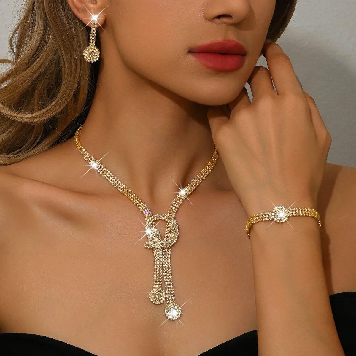 Conjunto Glamour Banhado a Ouro - Colar e Anel Cravejado