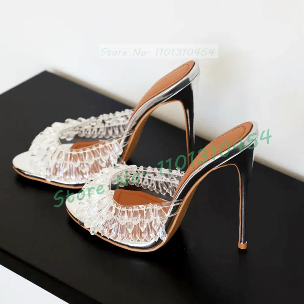 Tamanco Stiletto Crystal Drop - Salto Espelhado com Tiras Transparentes e Pingentes de Cristal