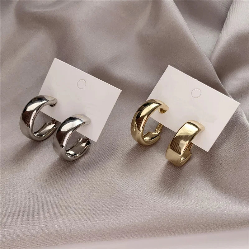 Brincos de Argola Chunky C-Shape - Design Volumoso com Polimento Espelhado