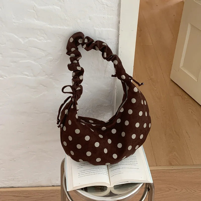 Mala Dumpling Suede Dot - Silhueta Pastel em Camurça Macia com Estampa Poá