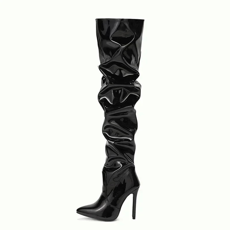 Bota Over-the-Knee Slim - Silhueta Ajustada com Bico Fino e Salto Agulha