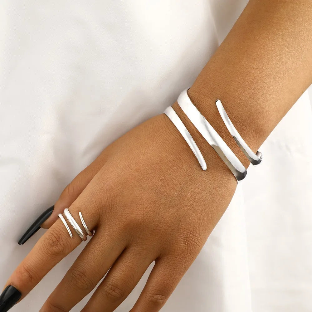 Conjunto Corrente Cartier - Pulseira e Anel Banhados a Ouro