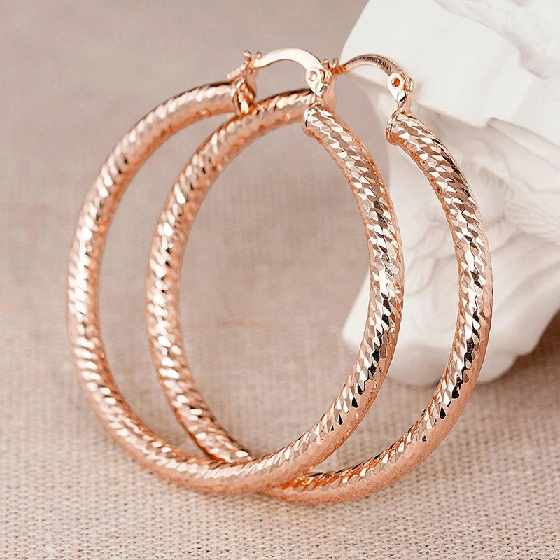 Brincos de Argola Tripla Aléxia - Design Glamour Banhado a Ouro