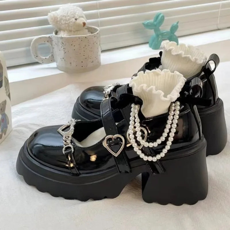 Sapato Mary Jane Sweet Heart - Acabamento em Verniz com Fivela de Coração