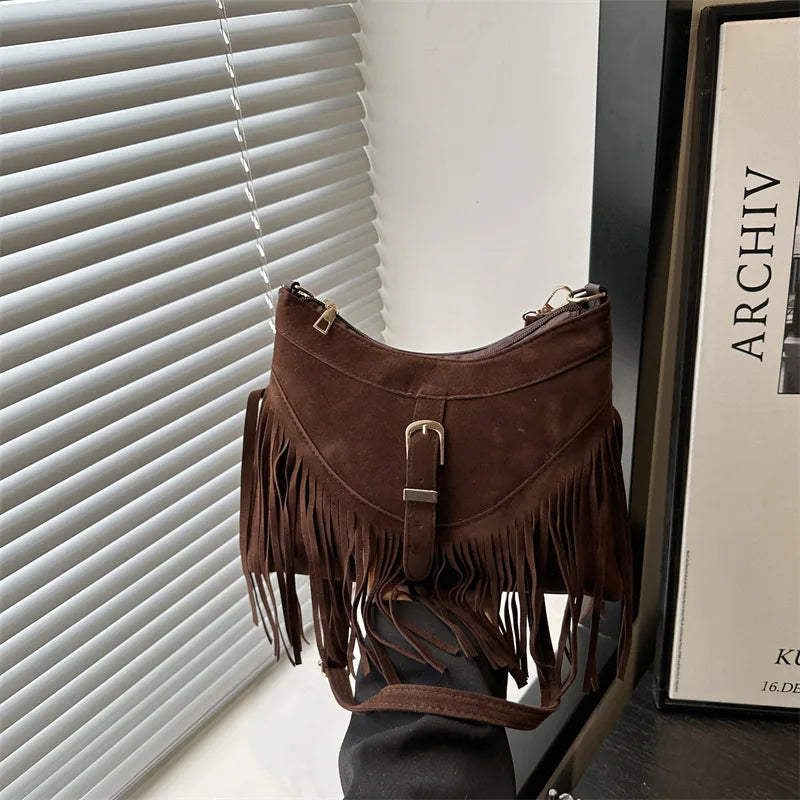 Mala Transversal Suede Fringe - Detalhe de Franjas Boho com Acabamento Vintage