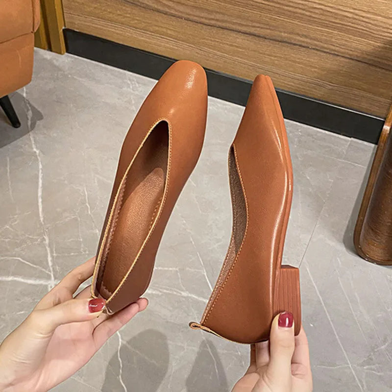 Sapatilha French Riviera - Design Rasteiro de Bico Quadrado com Tira Slim