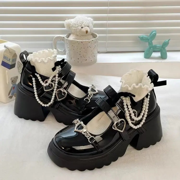 Sapato Mary Jane Sweet Heart - Acabamento em Verniz com Fivela de Coração