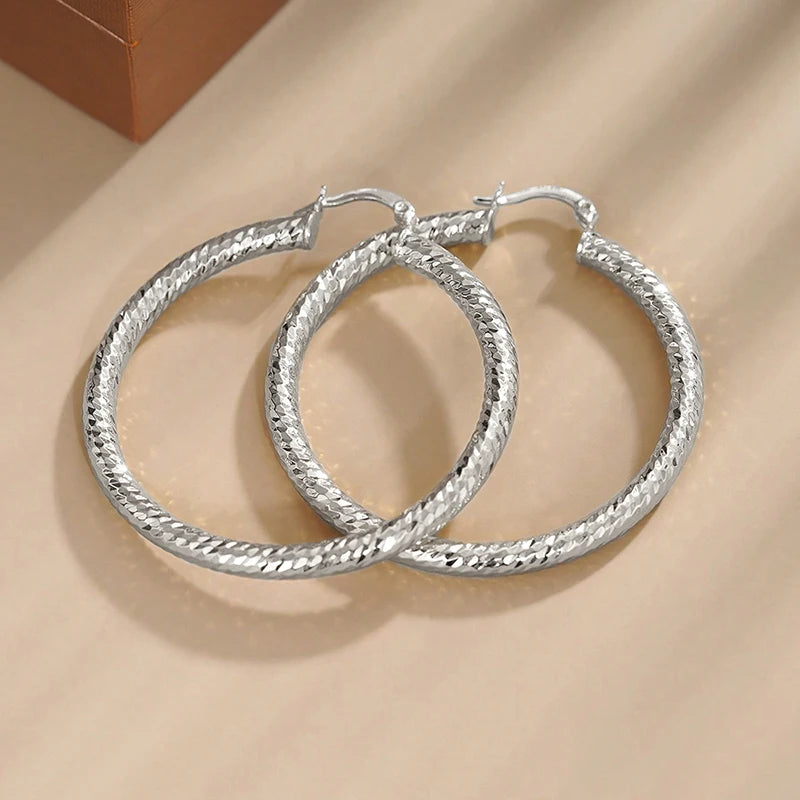 Brincos de Argola Tripla Aléxia - Design Glamour Banhado a Ouro