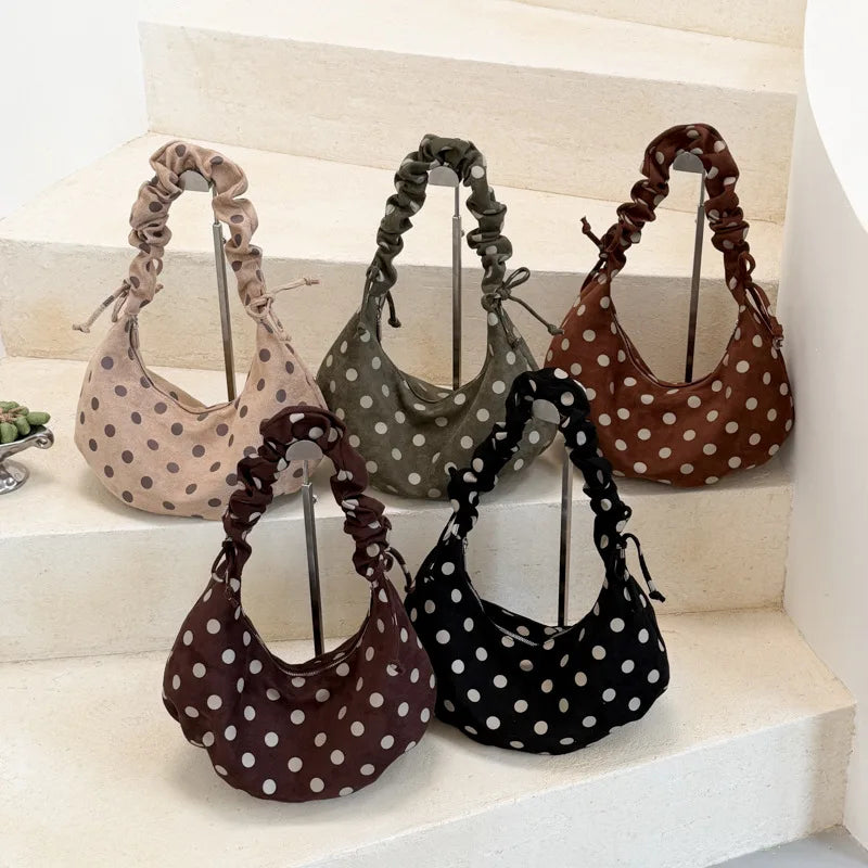 Mala Dumpling Suede Dot - Silhueta Pastel em Camurça Macia com Estampa Poá