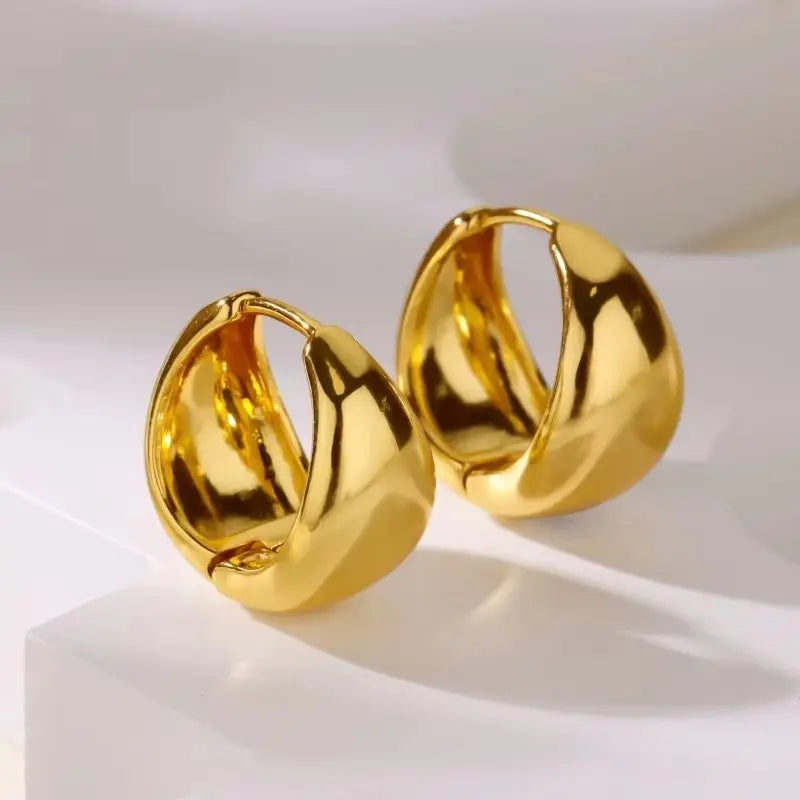 Brincos de Argola Quadrada Imperial - Banhado a Ouro 18K com Zircónias